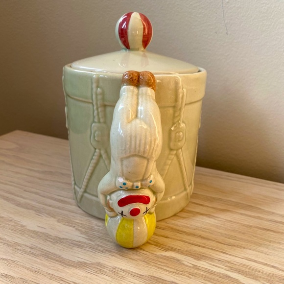 Vintage Clown Handle Teapot - Picture 3 of 6